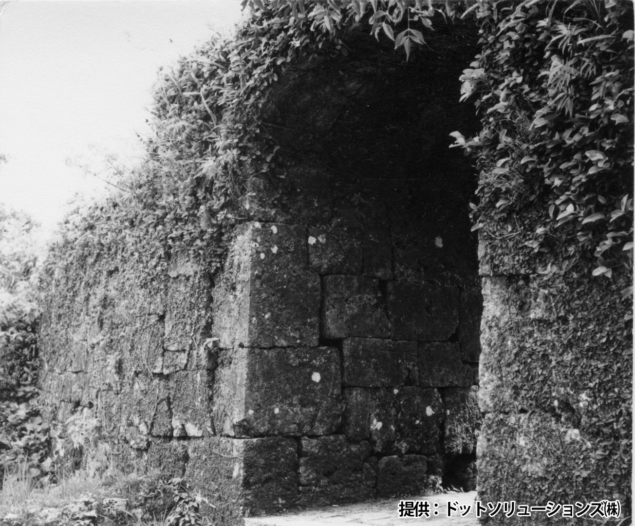 88 中城城跡　一の郭の正門