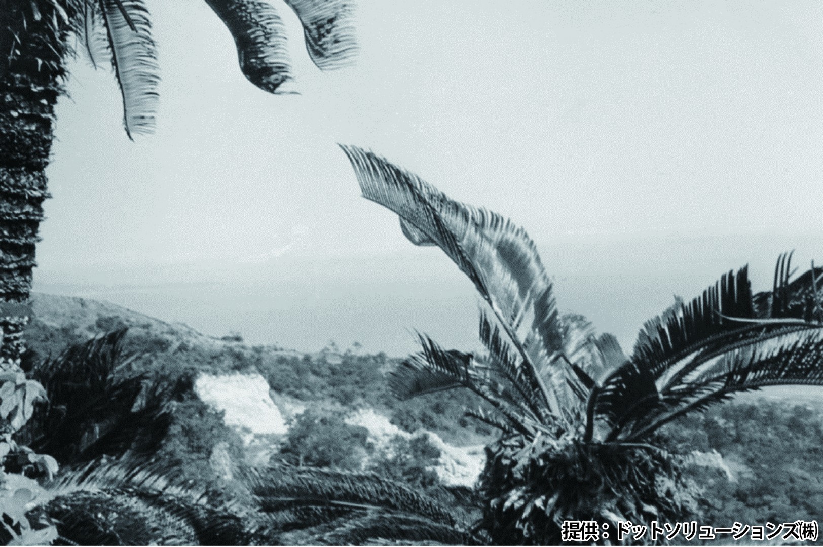 112 中城城跡より遠景　海